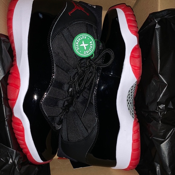 Air Jordan 11 “Breds” main image 4